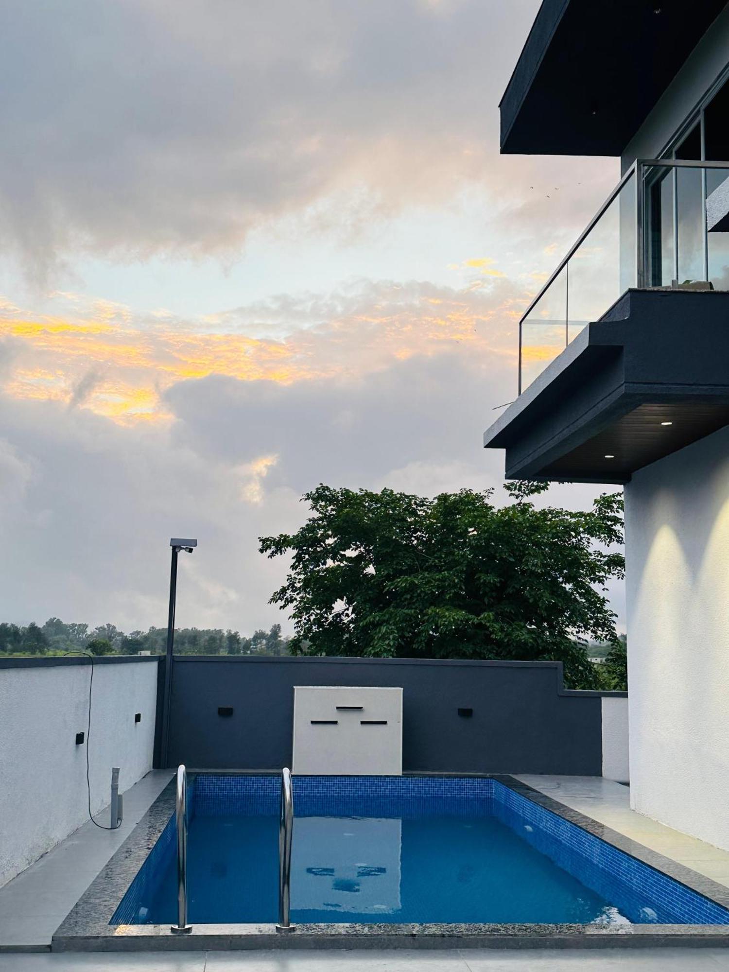 Sara Villa Lonavala Luaran gambar